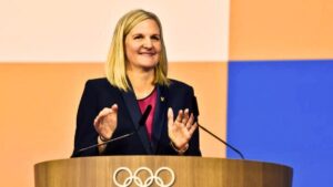 CIO : Qui est Kirsty Coventry, première femme à la…