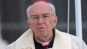 Le cardinal Giovanni Battista Re présidera les funérailles du pape…