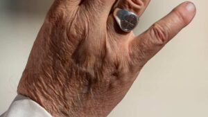 Pourquoi l’anneau du pape François va être détruit