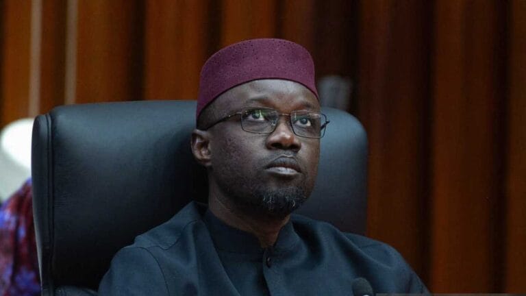 Ousmane Sonko face à un hémicycle divisé : dialogue ou blocage ?