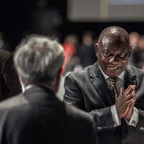 Ramaphosa qualifie de “lâches” les Afrikaners demandant l’asile aux États-Unis