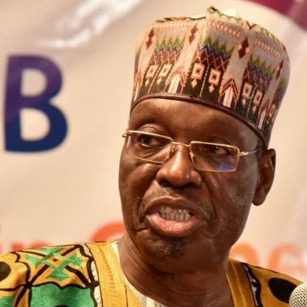 Issa Tchiroma Bakary : le départ d’un fidèle de Paul Biya, l’ambition d’un homme