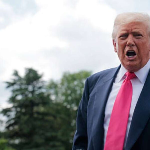 Trump contre la bureaucratie : 30 000 postes supprimés, d’autres menacés