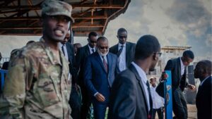 Accord de Doha : Kinshasa et le M23 suspendent les…