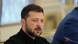 États-Unis : les livraisons d’armes à Kiev gelées face à…