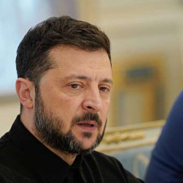 États-Unis : les livraisons d’armes à Kiev gelées face à la baisse des stocks