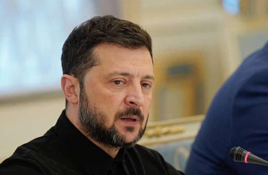 États-Unis : les livraisons d’armes à Kiev gelées face à…