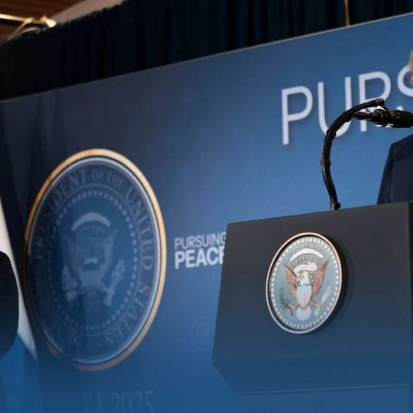 En Alaska, Trump offre à Poutine les négociations que Kiev redoutait