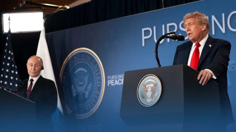 En Alaska, Trump offre à Poutine les négociations que Kiev redoutait