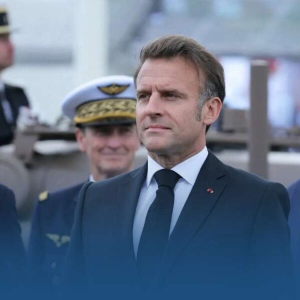 Comprendre la chute de Bayrou les limites d’un pouvoir sans majorité