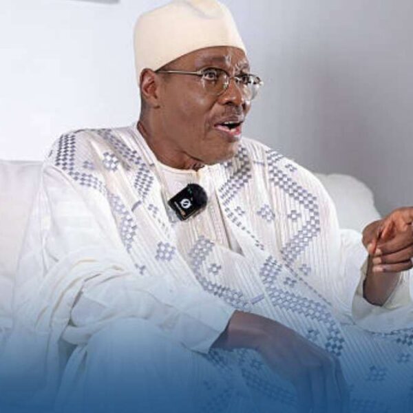 Au Cameroun Issa Tchiroma Bakary revendique la victoire, Biya garde le silence