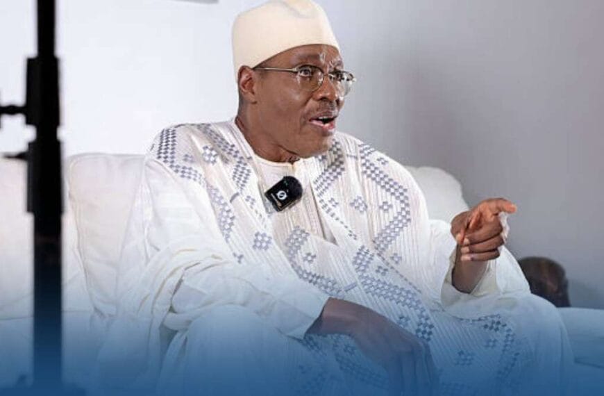 Au Cameroun Issa Tchiroma Bakary revendique la victoire, Biya garde le silence