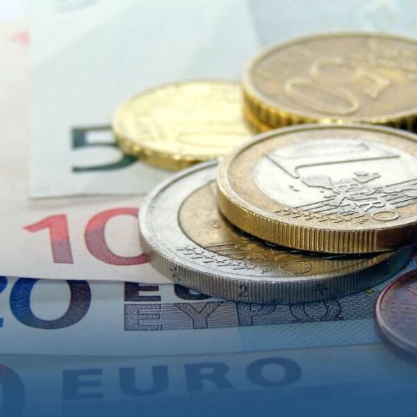 L’euro recule après la démission du Premier ministre français Sébastien Lecornu