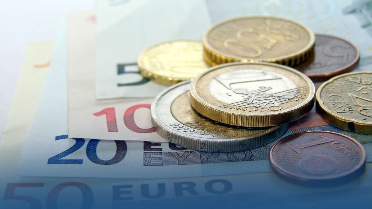 L’euro recule après la démission du Premier ministre français Sébastien Lecornu