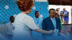 Paul Biya grand favori, mais Tchiroma galvanise