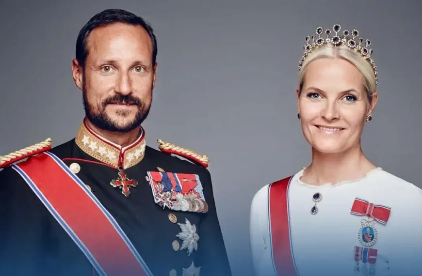 Epstein les échanges de la princesse Mette-Marit fragilisent la monarchie norvégienne