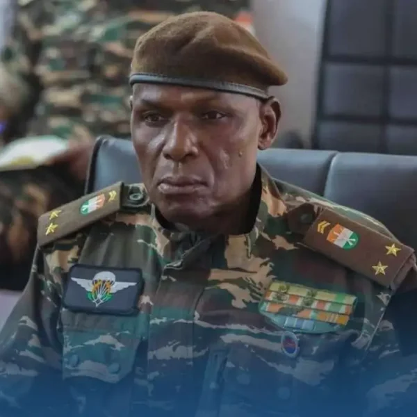 Afrique 10 Niger le général Amadou Ibro annonce une « guerre » contre la France