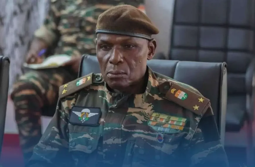 Niger le général Amadou Ibro annonce une « guerre » contre la France