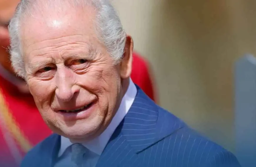 Charles III face à l’héritage d’Elizabeth II, un centenaire entre mémoire et transmission