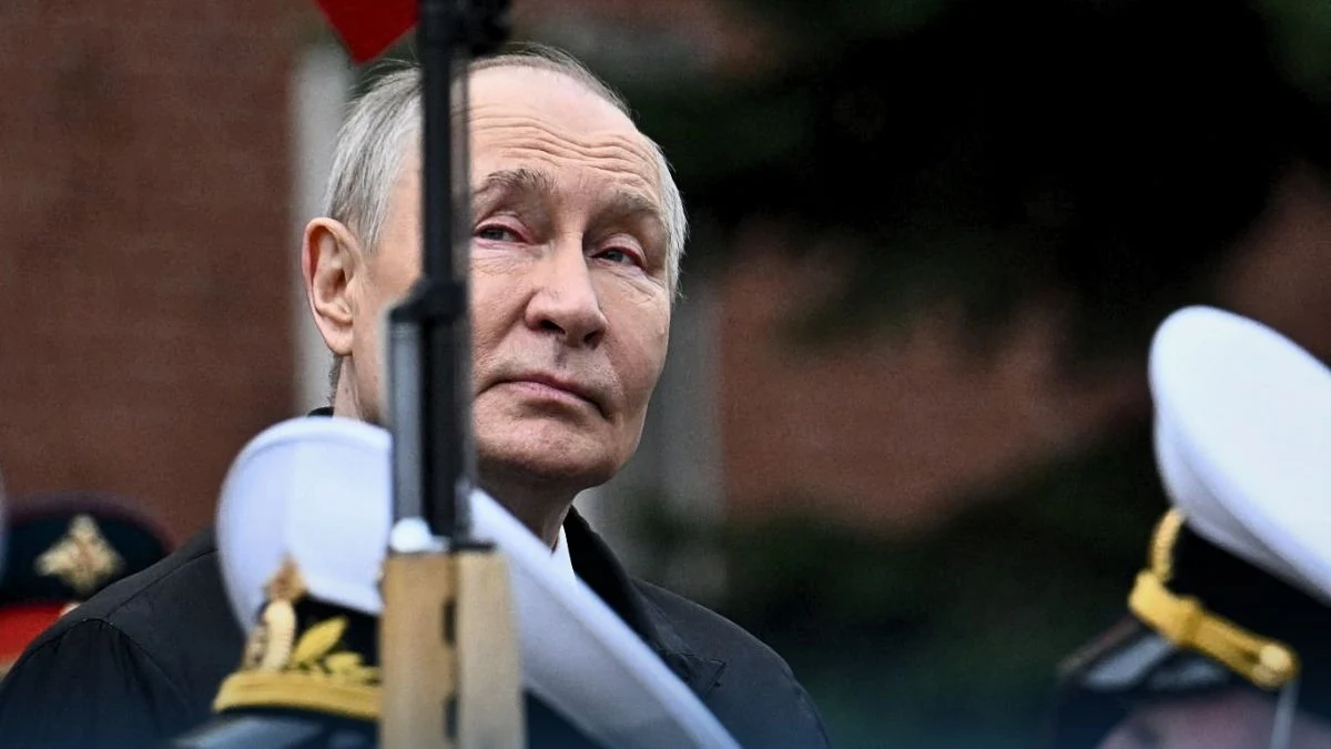 Poutine annonce la fin proche de la guerre, mais Moscou affiche ses fragilités