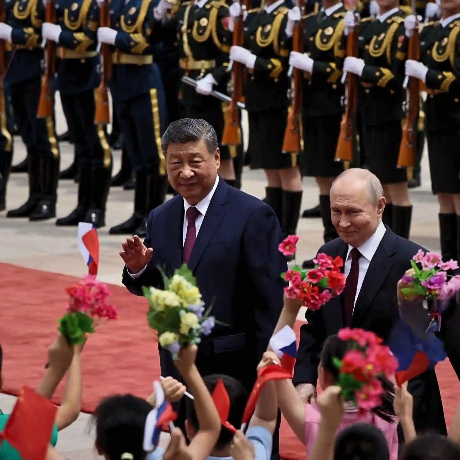 Xi et Poutine relèguent l’Ukraine au second plan et affichent leur alliance à Pékin