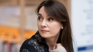 Visée par une expulsion, Xenia Fedorova voit ses avoirs gelés en France
