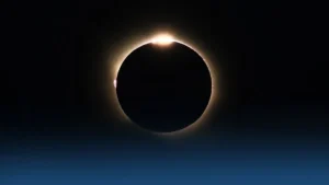 Éclipse solaire :le Soleil presque entièrement englouti par la Lune