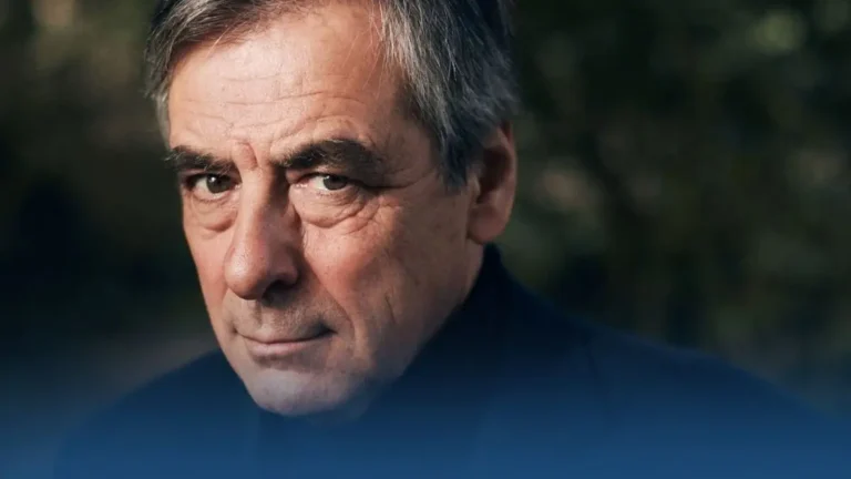 François Fillon suspendu pour dix ans de la Légion d’honneur et de l’ordre national du Mérite 10 François Fillon suspendu pour dix ans de la Légion d’honneur et de l’ordre national du Mérite
