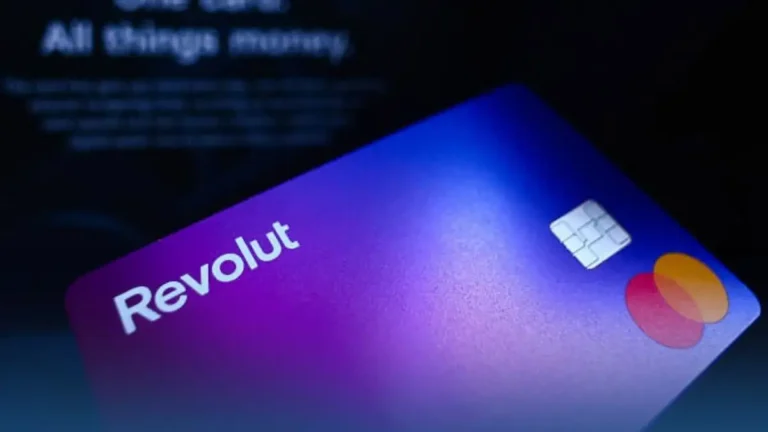 Revolut choisit Paris pour lancer sa grande offensive bancaire en Europe 1 Revolut choisit Paris pour lancer sa grande offensive bancaire en Europe